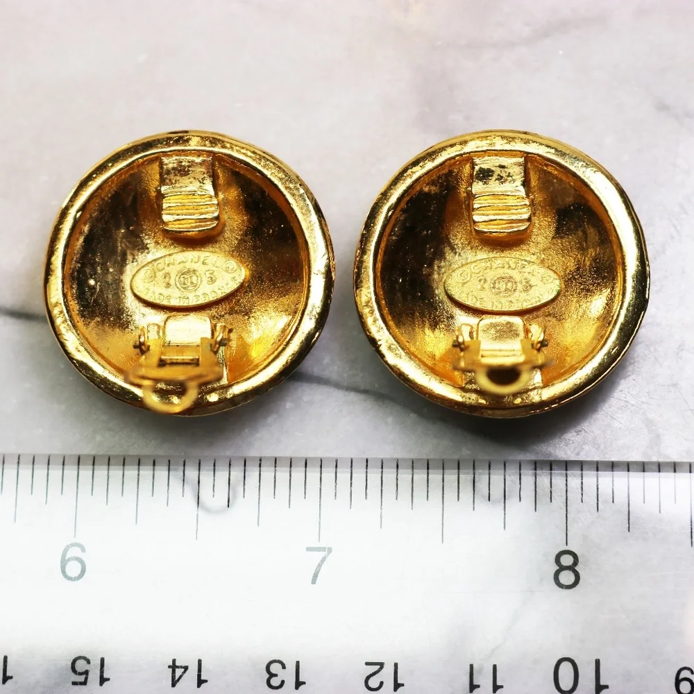 Chanel CC Logo Gripoix Ruby Red Glass Embellished Vintage Clip-on Earrings EUC